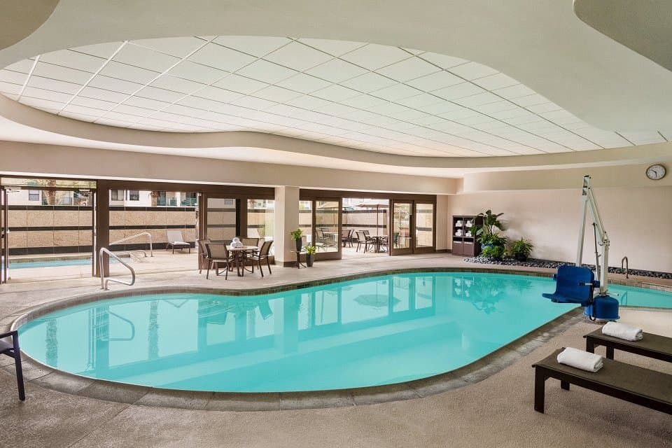 vegas hotels with indoor pool